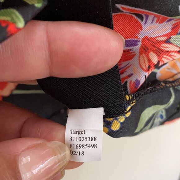 Who What Wear Black Floral V Neck Pajama Style Satin Silky Blouse - Picture 9 of 9